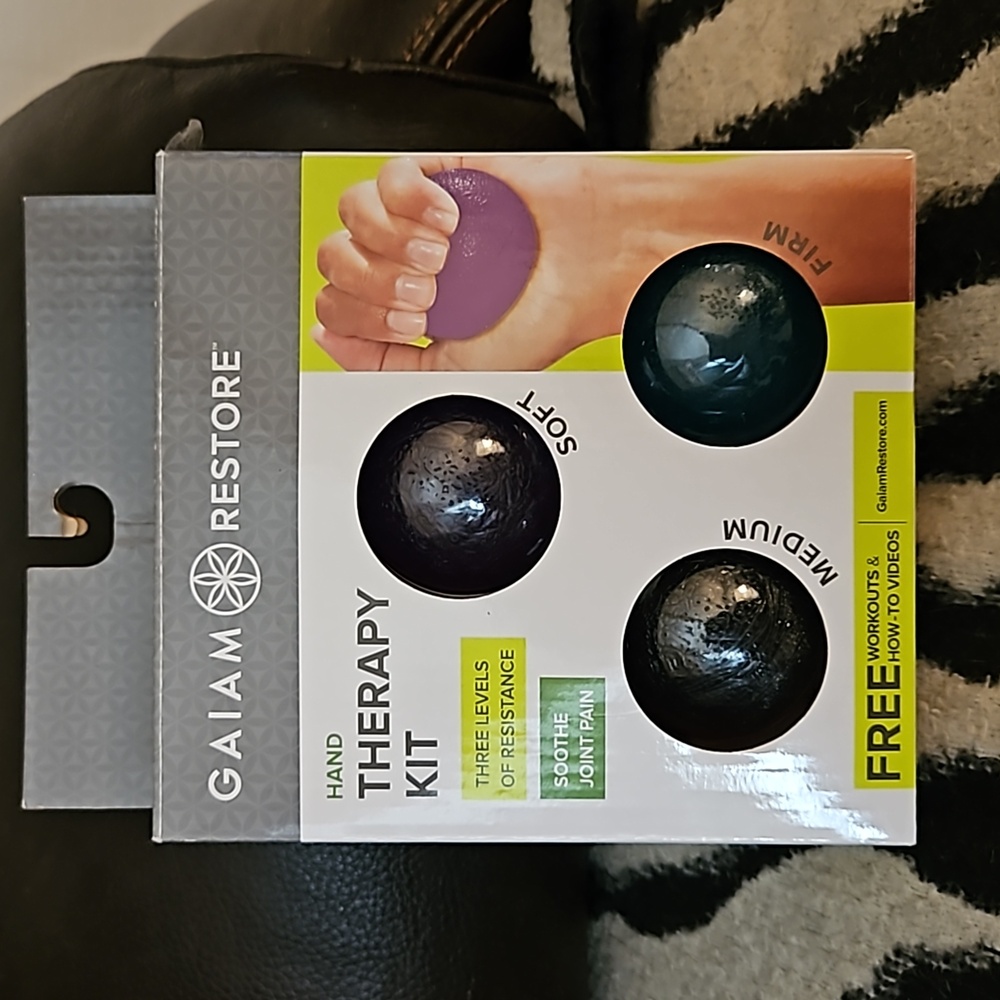 GAIAM RESTORE Hand Therapy exercise balls